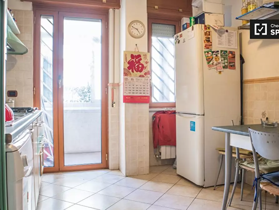 Immagine 5 di Camera condivisa in affitto  in Via Romolo Balzani, 00177 Roma RM, Italy a Roma