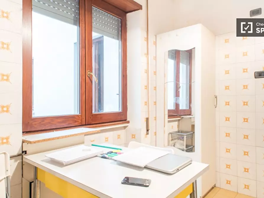 Immagine 14 di Camera condivisa in affitto  in Largo Somalia a Roma