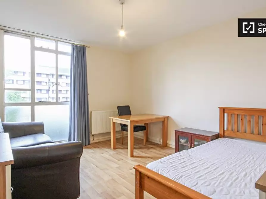 Immagine 14 di Appartamento in affitto  in Winchester House,  Hallfield Estate, a Paddington