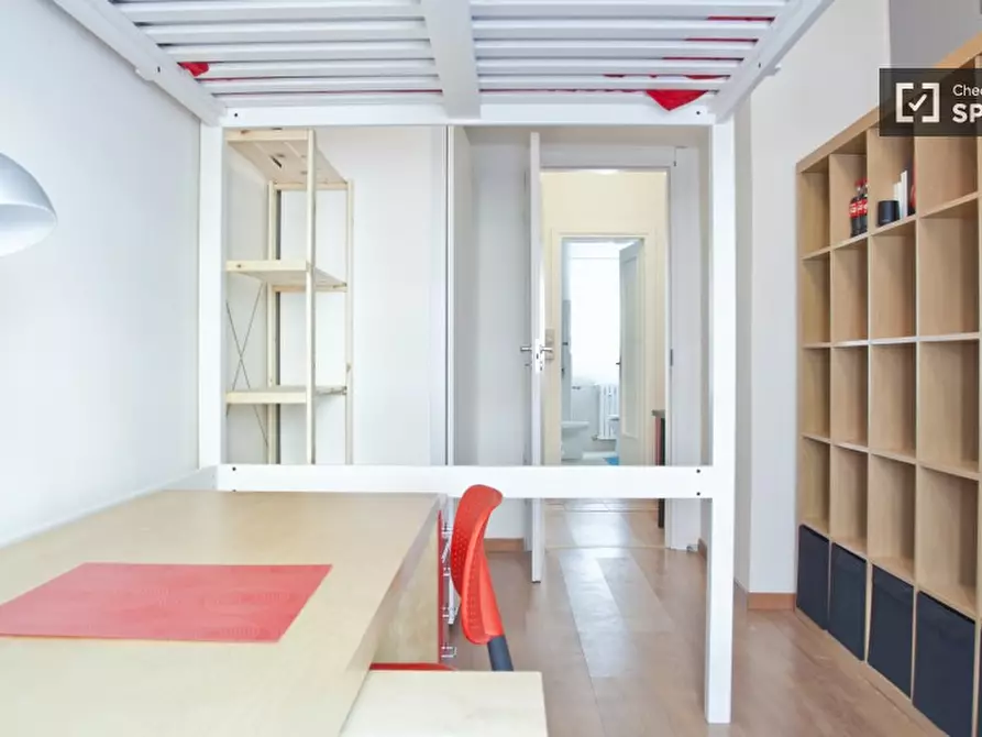 Immagine 2 di Camera condivisa in affitto  in Viale Libia a Roma