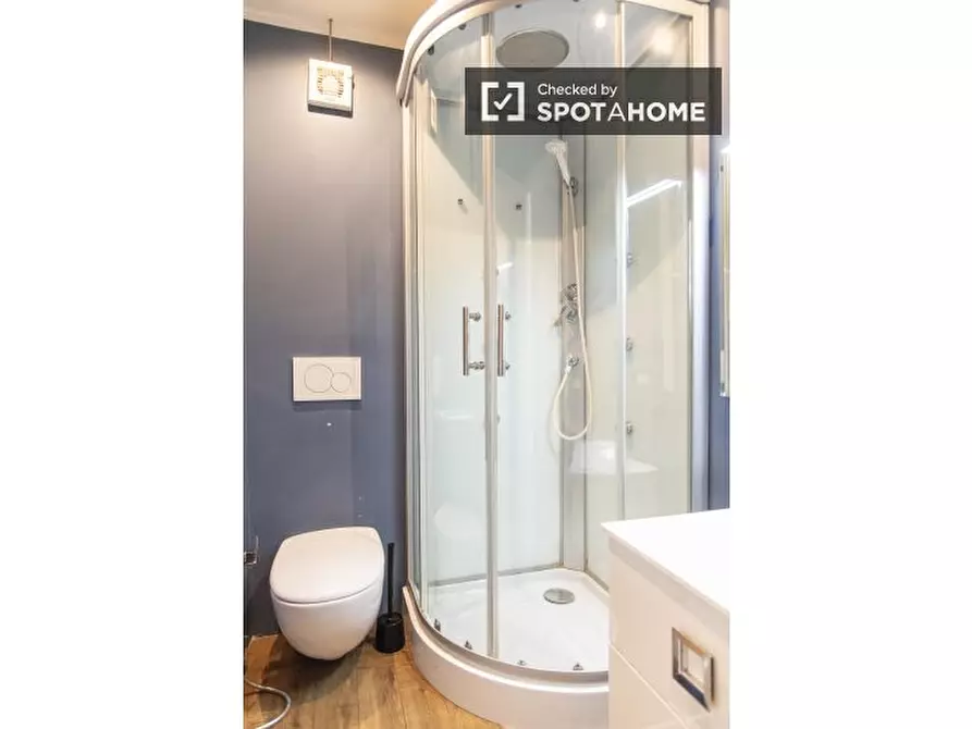 Immagine 16 di Camera condivisa in affitto  in Viale Parioli a Roma