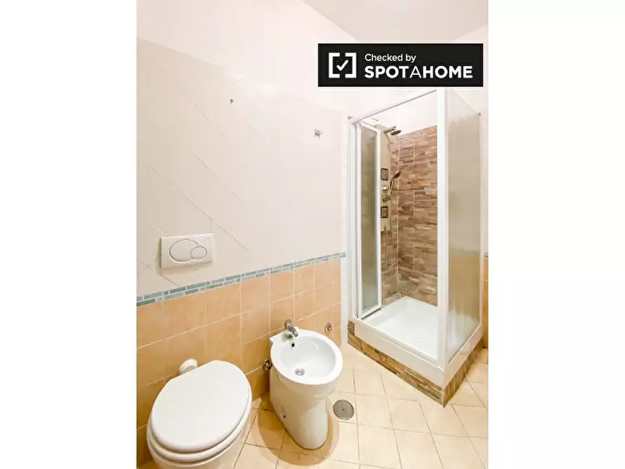 Immagine 6 di Camera condivisa in affitto  in Via Giovanni da Empoli a Roma