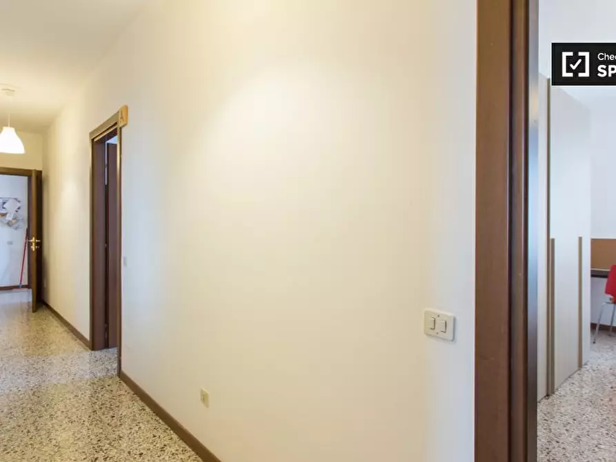 Immagine 12 di Camera condivisa in affitto  in Via Viterbo a Milano