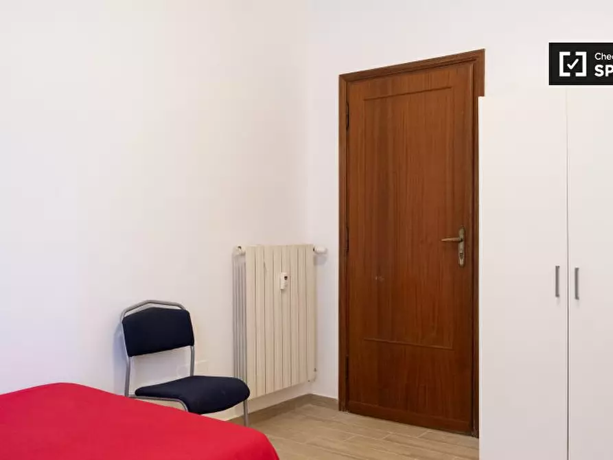 Immagine 10 di Camera condivisa in affitto  in Via dei Campani, 00185 Roma RM, Italy a Roma