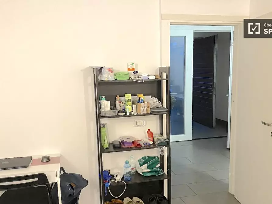 Immagine 3 di Camera condivisa in affitto  in Via di Carcaricola a Roma