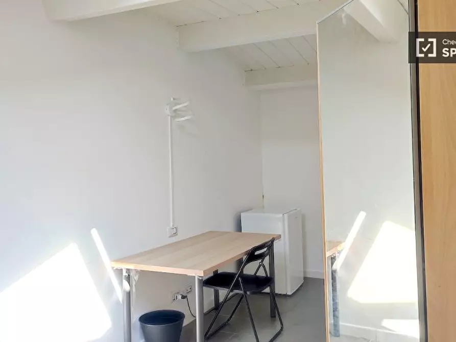 Immagine 4 di Camera condivisa in affitto  in Via di Carcaricola a Roma