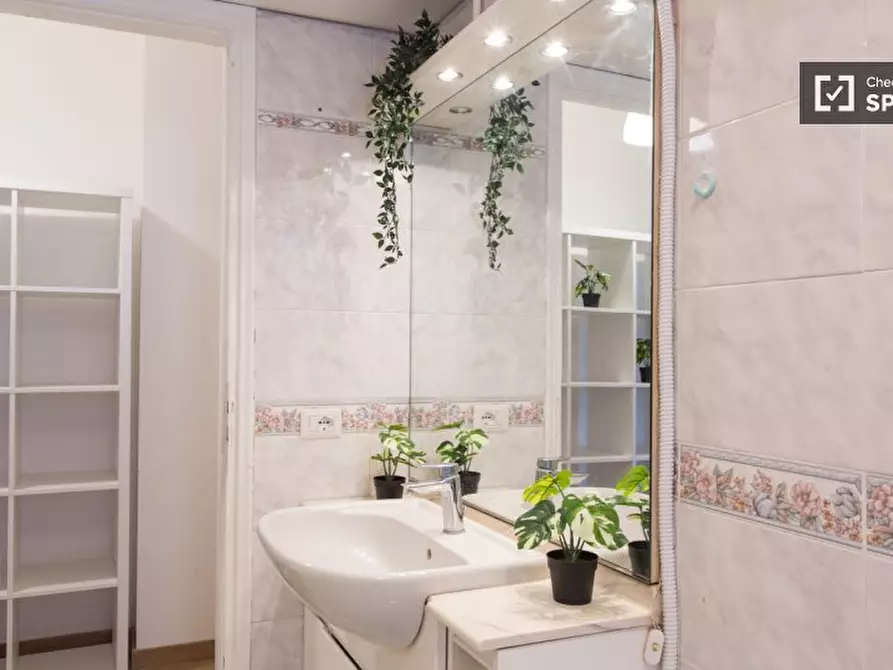 Immagine 13 di Camera condivisa in affitto  in Via Teodosio a Milano