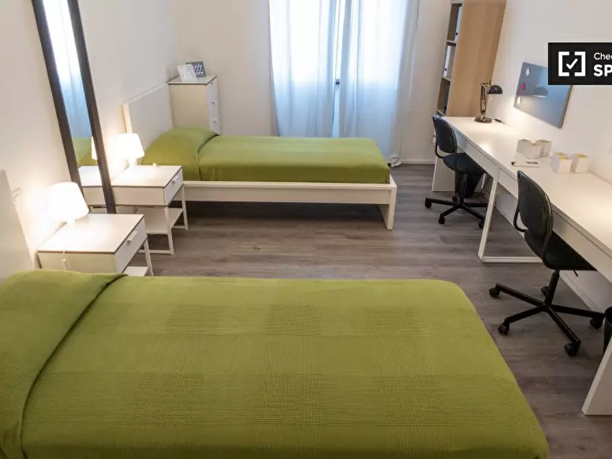 Immagine 2 di Camera condivisa in affitto  in Via Ruggero Leoncavallo a Milano