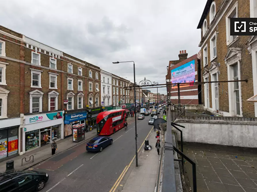 Immagine 7 di Camera condivisa in affitto  in Kilburn High Road a Camden Town