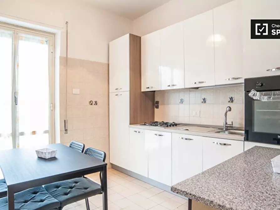 Immagine 5 di Camera condivisa in affitto  in Via Giovanni Battista Bastianelli a Roma