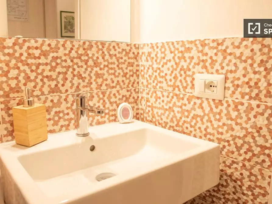 Immagine 8 di Camera condivisa in affitto  in Via Giovan Battista Gandino a Roma