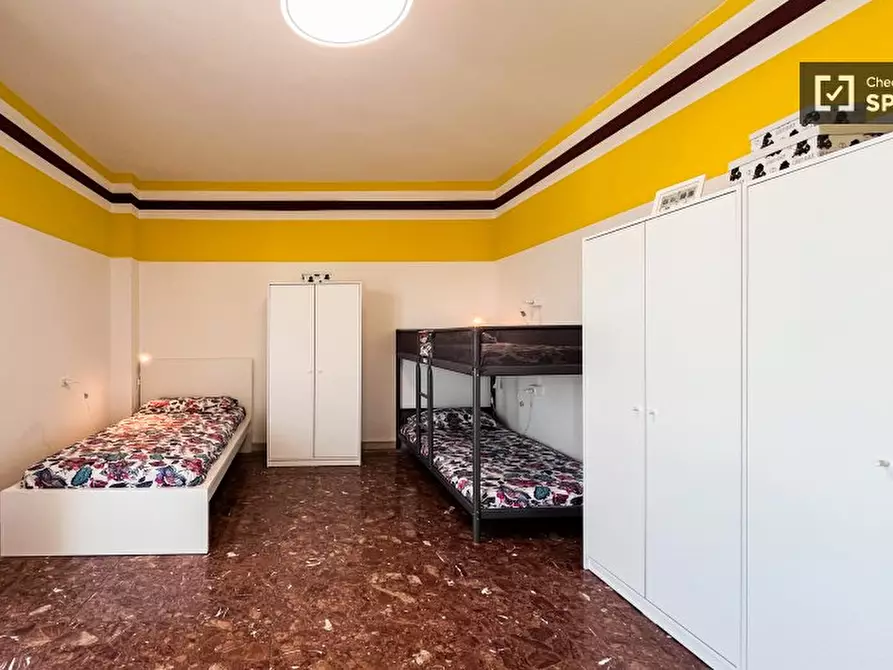 Immagine 1 di Camera condivisa in affitto  in Via Monte Sabotino a Cinisello Balsamo