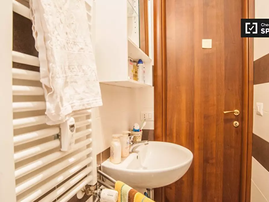 Immagine 12 di Camera condivisa in affitto  in Piazza San Giovanni Bosco a Roma