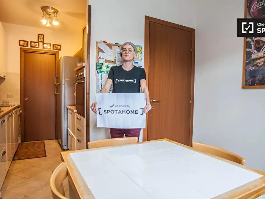 Immagine 15 di Camera condivisa in affitto  in Via del Podere Fiume a Roma