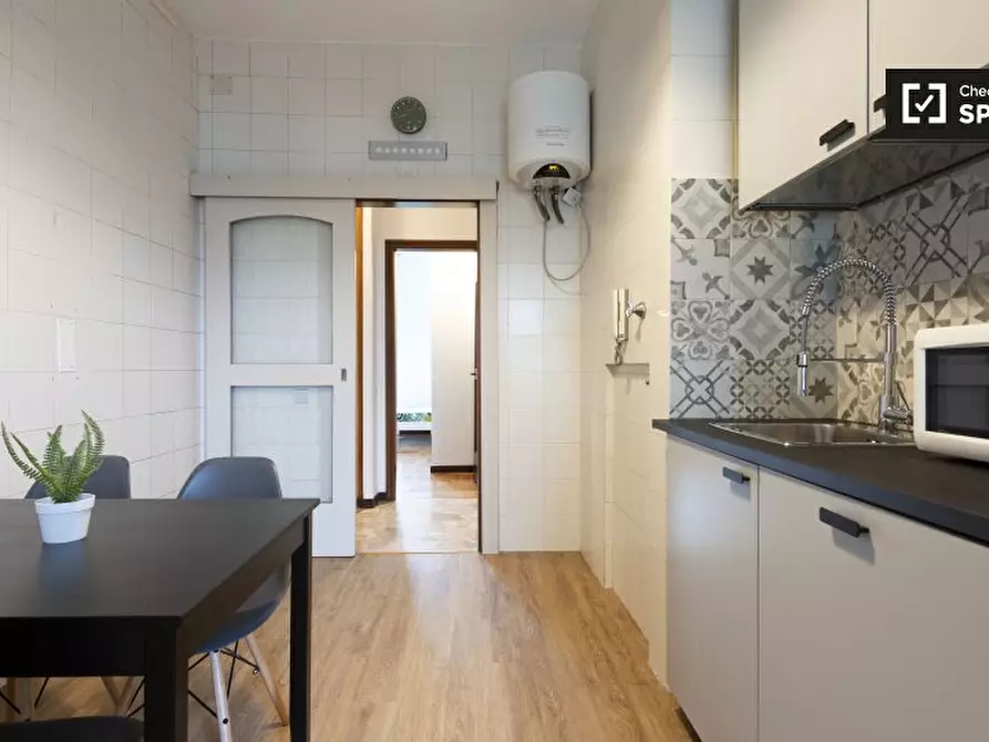 Immagine 12 di Camera condivisa in affitto  in Viale Beatrice d'Este a Milano