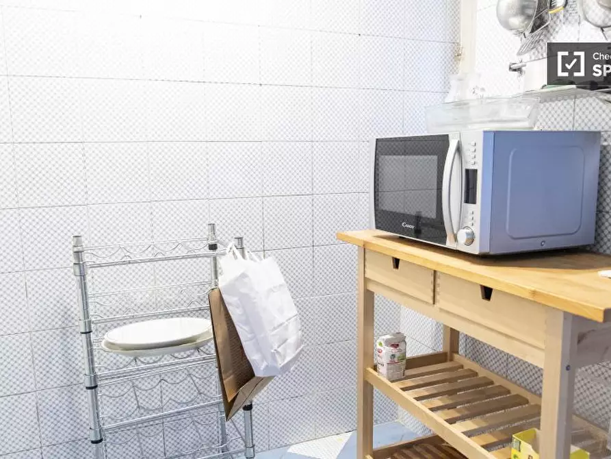 Immagine 8 di Camera condivisa in affitto  in Via Cesare Fracassini a Roma