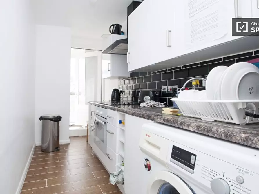 Immagine 8 di Camera condivisa in affitto  in Tunworth Crescent a Wandsworth