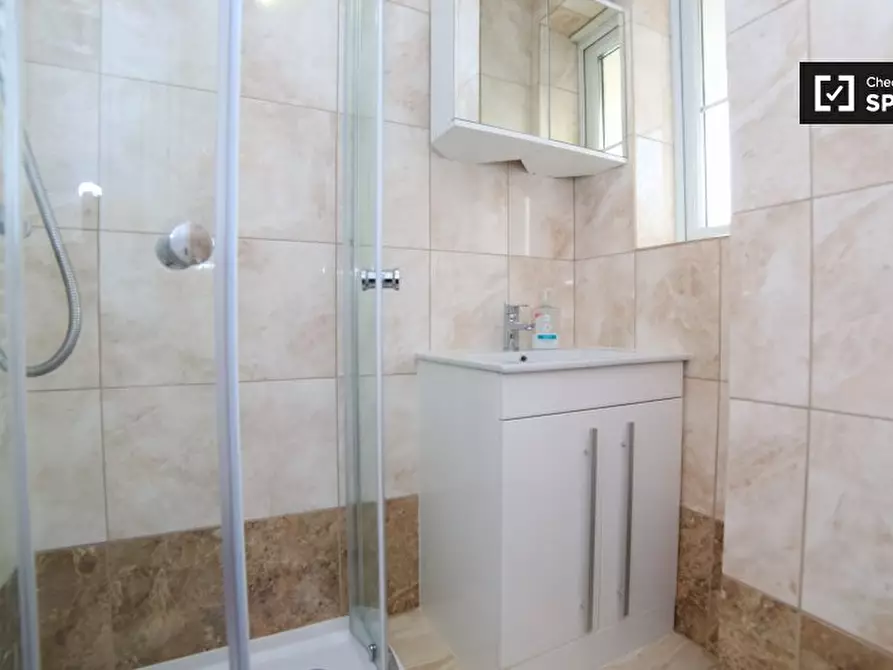 Immagine 7 di Camera condivisa in affitto  in Atlantis Cl a Barking