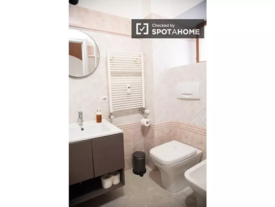 Immagine 9 di Ufficio in affitto  in Via dei Latini a Roma