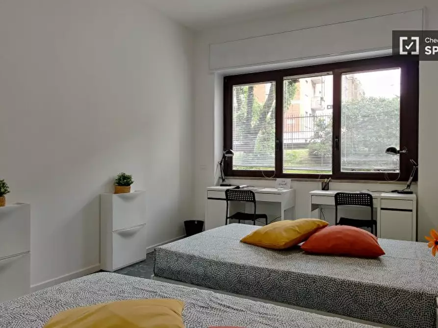 Immagine 2 di Camera condivisa in affitto  in Via Monte S. Genesio a Milano