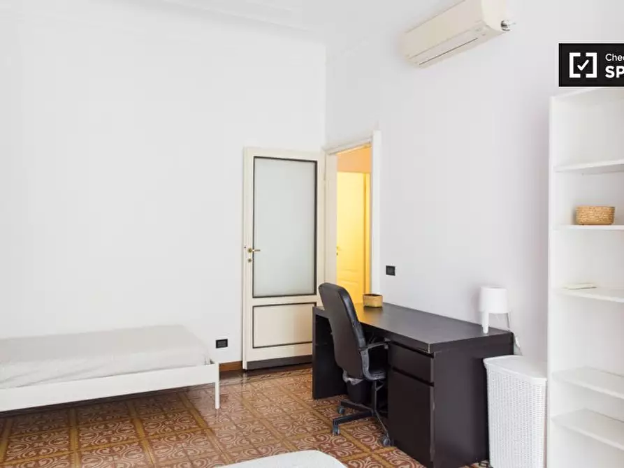 Immagine 5 di Camera condivisa in affitto  in Viale Romagna a Milano