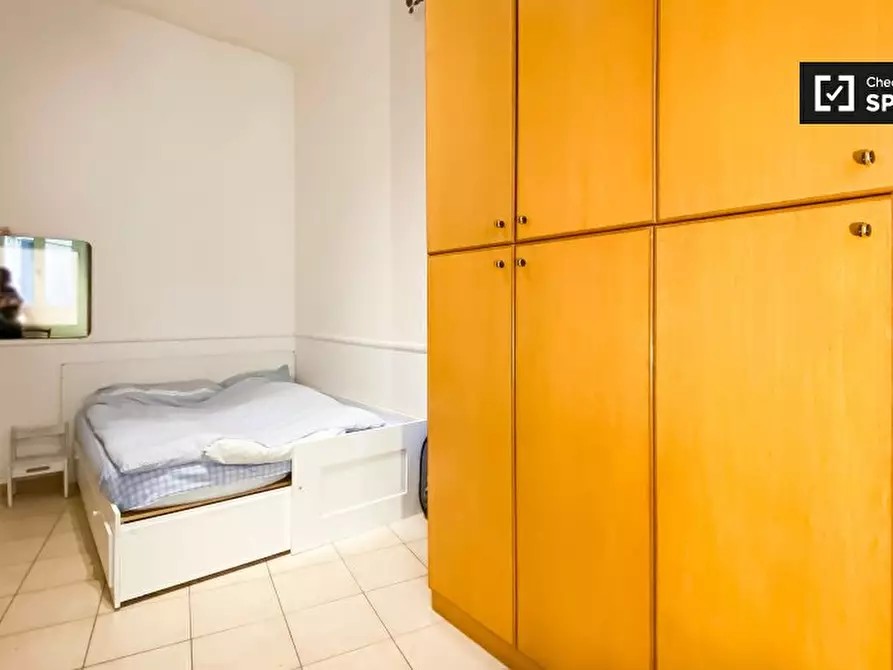 Immagine 2 di Camera condivisa in affitto  in Piazza Vittorio Emanuele II a Roma