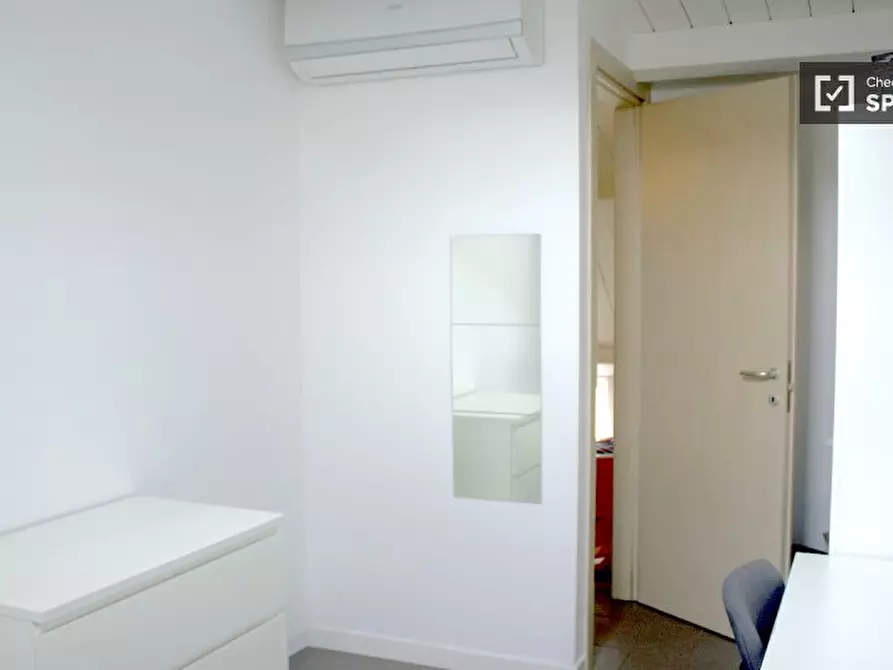 Immagine 4 di Camera condivisa in affitto  in Via di Carcaricola a Roma