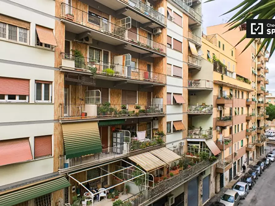 Immagine 8 di Camera condivisa in affitto  in Via Ettore Giovenale a Roma