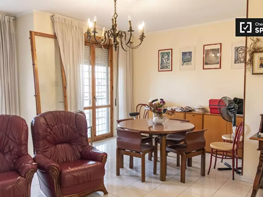 Immagine 9 di Camera condivisa in affitto  in Viale della Grande Muraglia a Roma