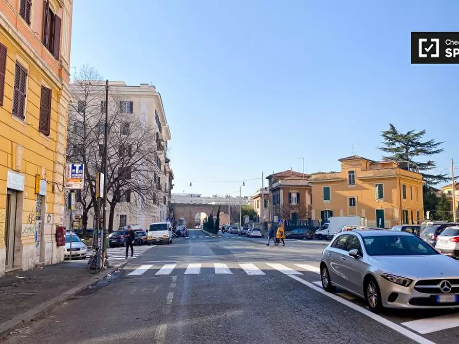 Immagine 18 di Appartamento in affitto  in Via dei Ramni a Roma
