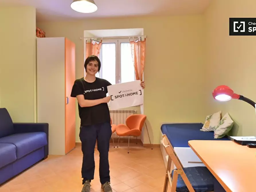 Immagine 6 di Ufficio in affitto  in Via dei mughetti a Roma