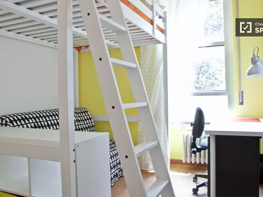 Immagine 4 di Camera condivisa in affitto  in Viale Libia a Roma