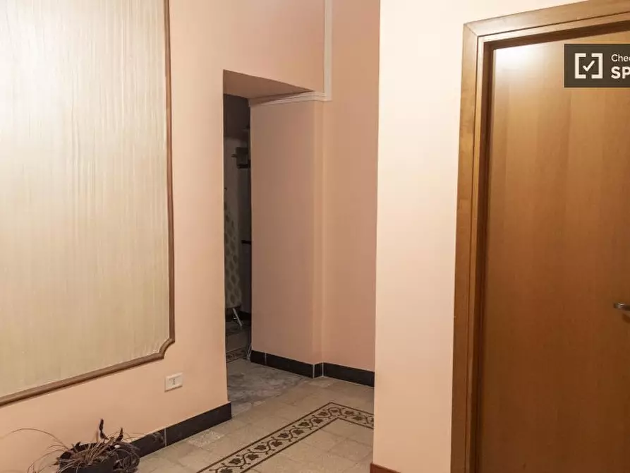 Immagine 19 di Camera condivisa in affitto  in Via Napoleone III a Roma