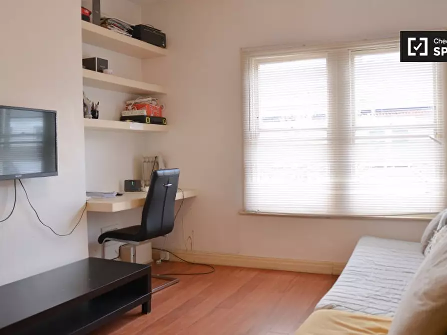 Immagine 3 di Appartamento in affitto  in Glengall Rd a Camden Town