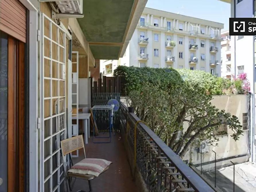 Immagine 5 di Camera condivisa in affitto  in Via Edoardo Jenner, 00151 Roma RM, Italy a Roma