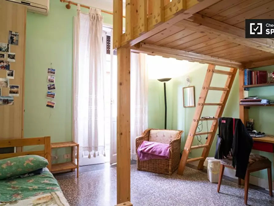 Immagine 2 di Camera condivisa in affitto  in Via Antonio Gallonio, 00161 Roma RM, Italy a Roma