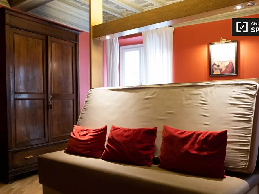 Immagine 6 di Ufficio in affitto  in Via del Banco di Santo Spirito a Roma