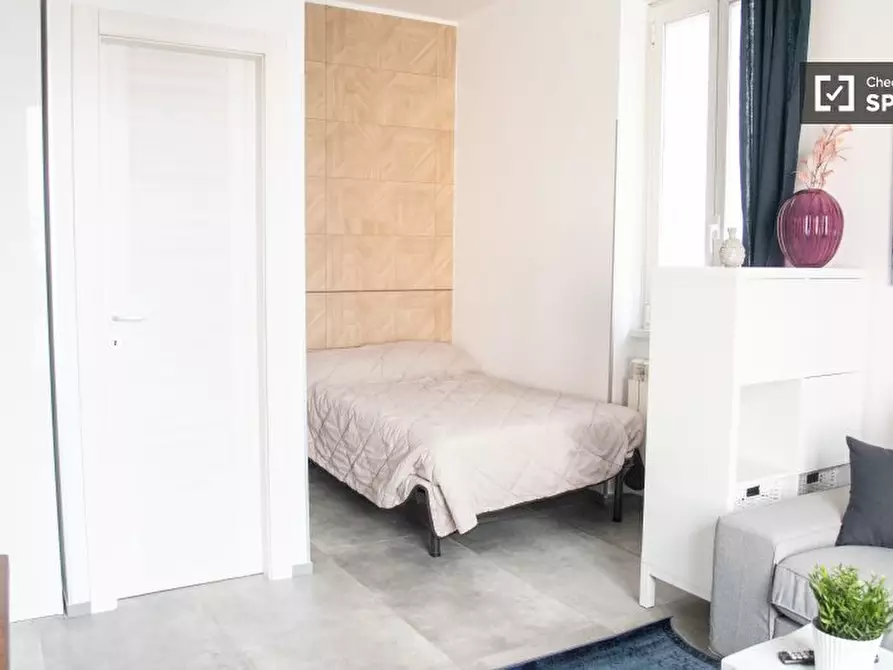 Immagine 9 di Ufficio in affitto  in Via del Forte Braschi a Roma