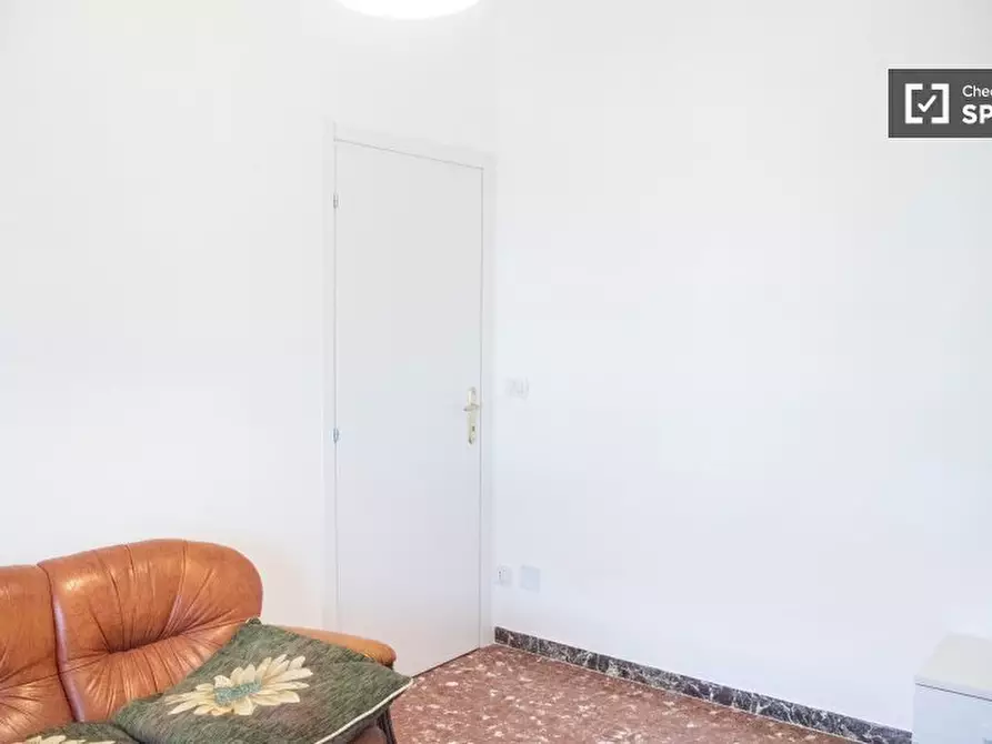 Immagine 16 di Camera condivisa in affitto  in Via Orbassano a Roma
