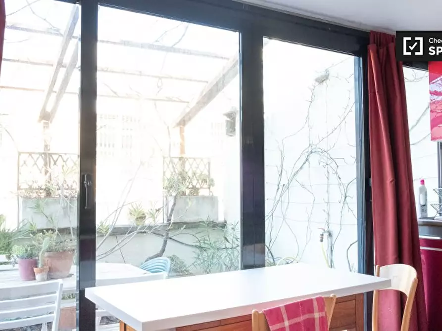 Immagine 15 di Camera condivisa in affitto  in Via Pietro D'Assisi a Roma
