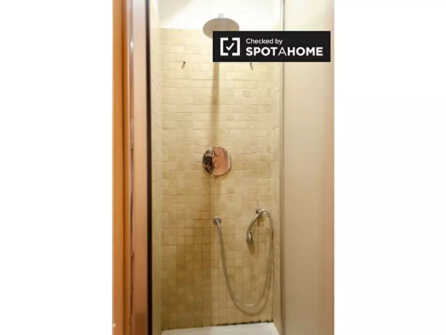 Immagine 8 di Camera condivisa in affitto  in Via Cincinnato, 00175 Roma RM, Italy a Roma