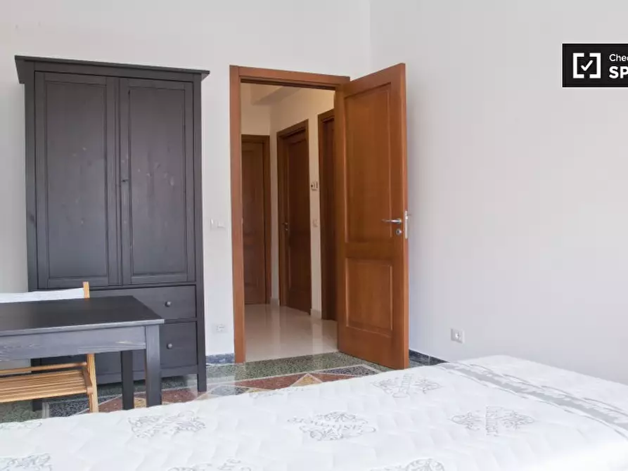 Immagine 4 di Camera condivisa in affitto  in Via Laodicea a Roma