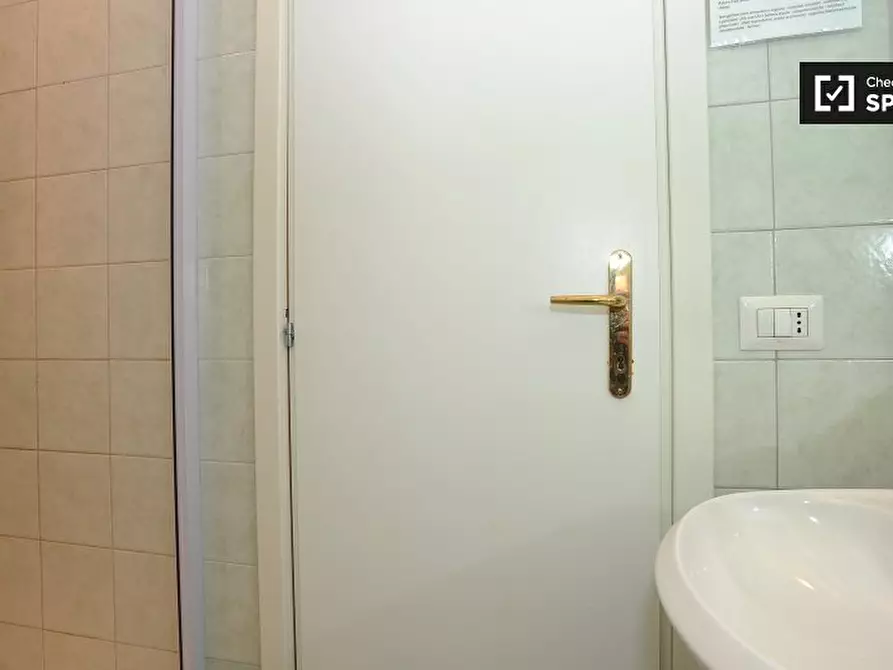 Immagine 12 di Camera condivisa in affitto  in Viale dell'Arte, 00144 Roma RM, Italy a Roma