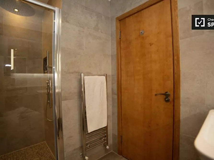 Immagine 12 di Camera condivisa in affitto  in Selsdon Way, Isle of Dogs, London E14 9GR, UK a Poplar