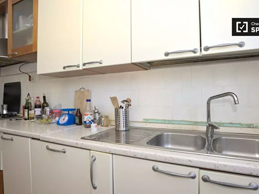 Immagine 11 di Camera condivisa in affitto  in Via Federico Ozanam a Roma