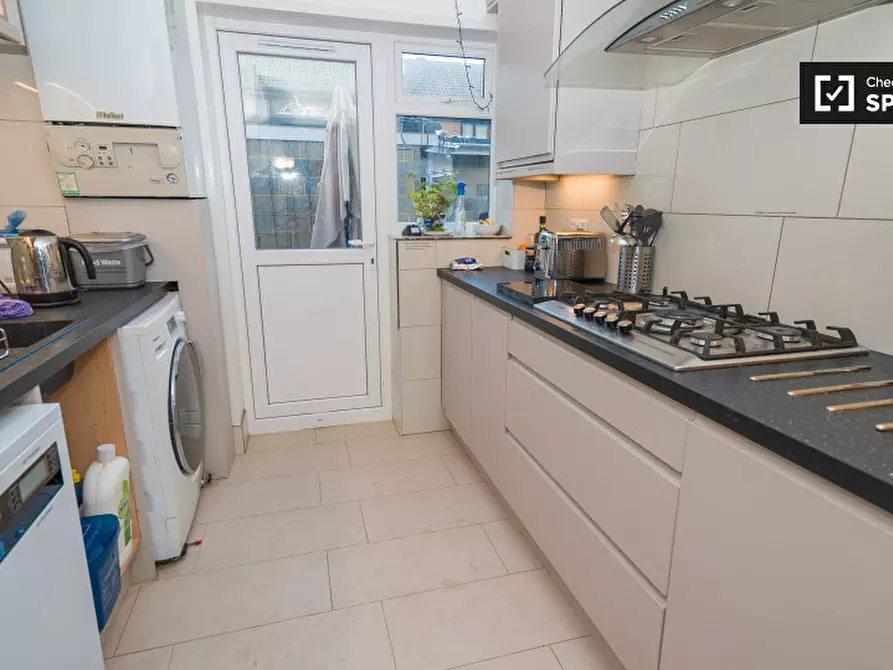 Immagine 7 di Camera condivisa in affitto  in Joshua Street, London E14 0RD a Poplar