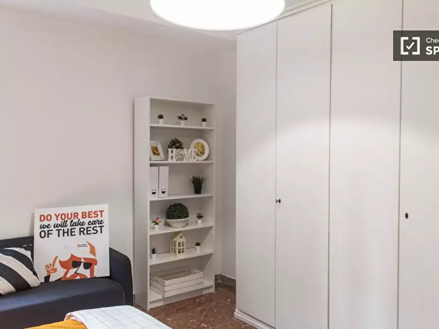 Immagine 8 di Camera condivisa in affitto  in Via Attilio Ambrosini a Roma