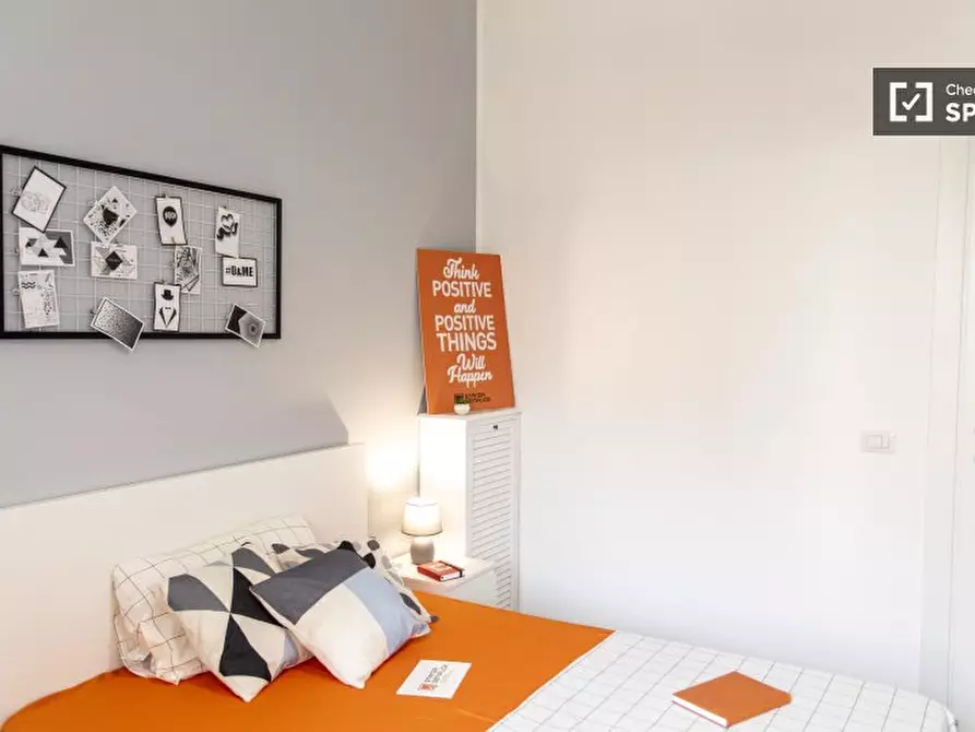 Immagine 1 di Camera condivisa in affitto  in Viale delle Province a Roma