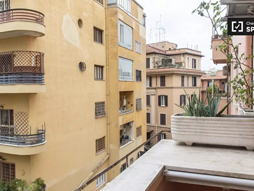 Immagine 5 di Camera condivisa in affitto  in Via Pietro Tacchini a Roma