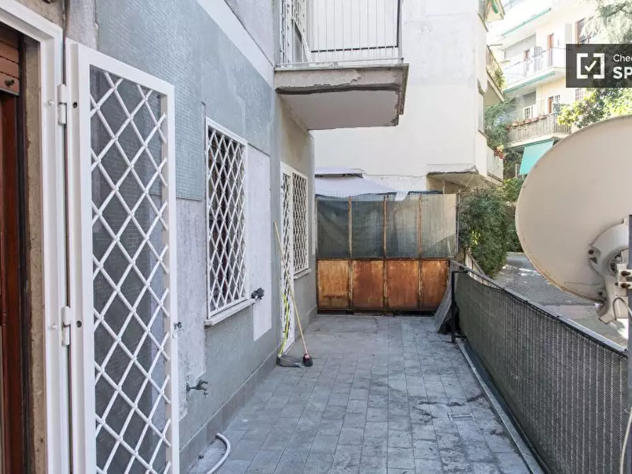 Immagine 11 di Camera condivisa in affitto  in Via Giuseppe Lorenzoni a Roma